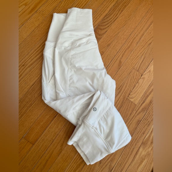 Lululemon capri pants/ leggings - Picture 1 of 4